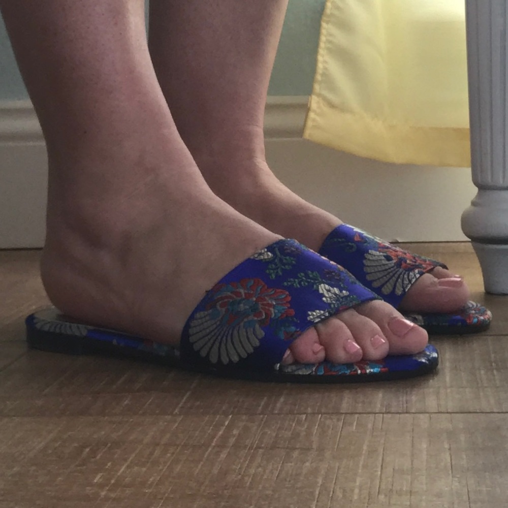 Lovely Blue Floral Sandal 🌺Sale - Picture 3 of 5